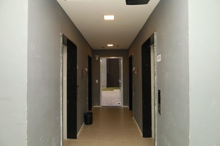 Apartamento à venda com 47m², 3 quartos e 1 vagaÁrea comum - Saguão do prédio