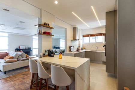 Apartamento à venda com 220m², 3 quartos e 2 vagas Apartamento à venda com 220m², 3 quartos e 2 vagasCozinha