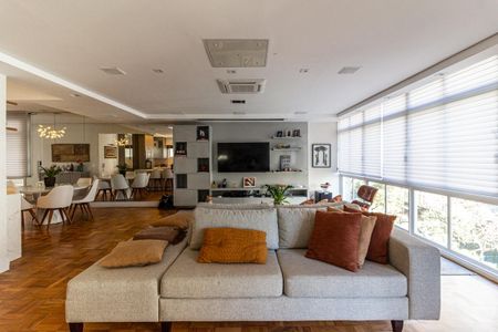 Apartamento à venda com 220m², 3 quartos e 2 vagas Apartamento à venda com 220m², 3 quartos e 2 vagasSala