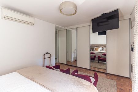 Apartamento à venda com 220m², 3 quartos e 2 vagas Apartamento à venda com 220m², 3 quartos e 2 vagasQuarto da Suíte 1