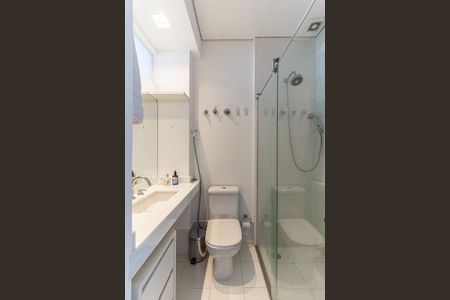 Apartamento à venda com 220m², 3 quartos e 2 vagas Apartamento à venda com 220m², 3 quartos e 2 vagasBanheiro da Suíte 3