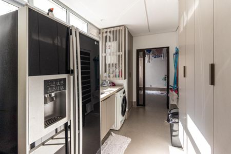 Apartamento à venda com 220m², 3 quartos e 2 vagas Apartamento à venda com 220m², 3 quartos e 2 vagasÁrea de Serviço