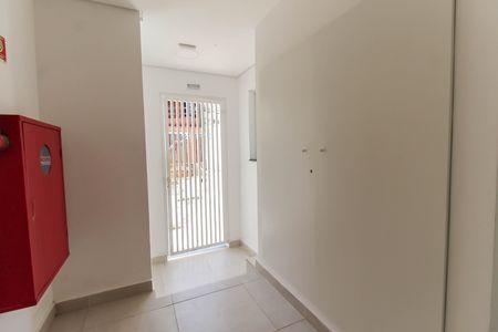 Apartamento para alugar com 47m², 2 quartos e sem vaga Apartamento para alugar com 47m², 2 quartos e sem vagaEntrada