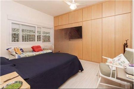 Casa à venda com 3 quartos, 300m² em Jardim Leonor, São Paulo