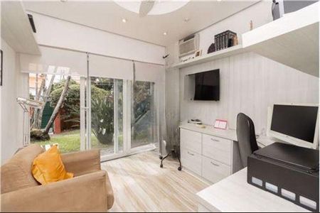 Casa à venda com 3 quartos, 300m² em Jardim Leonor, São Paulo