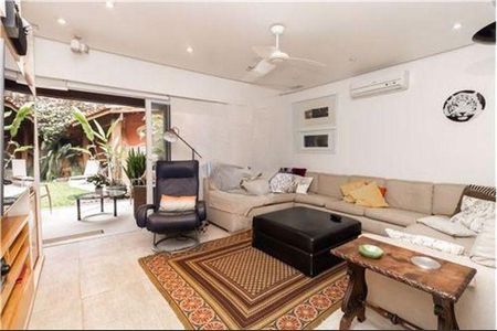 Casa à venda com 3 quartos, 300m² em Jardim Leonor, São Paulo