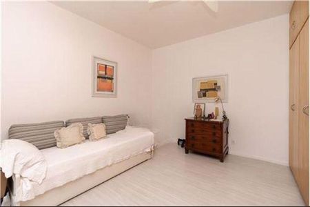 Casa à venda com 3 quartos, 300m² em Jardim Leonor, São Paulo