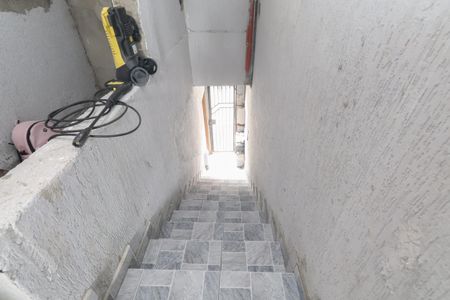Casa para alugar com 50m², 2 quartos e sem vagaEscada