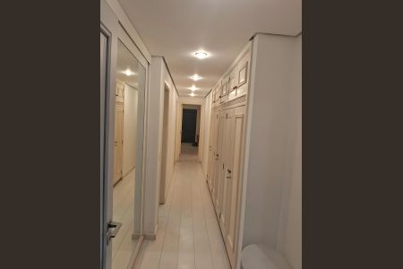 Apartamento à venda com 249m², 4 quartos e 4 vagas Apartamento à venda com 249m², 4 quartos e 4 vagasCorredor