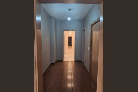 Apartamento à venda com 249m², 4 quartos e 4 vagas Apartamento à venda com 249m², 4 quartos e 4 vagasCorredor