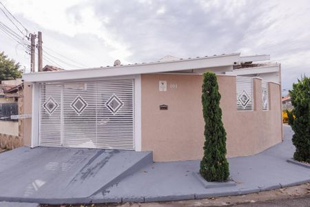 Casa para alugar com 100m², 3 quartos e 1 vagaFachada