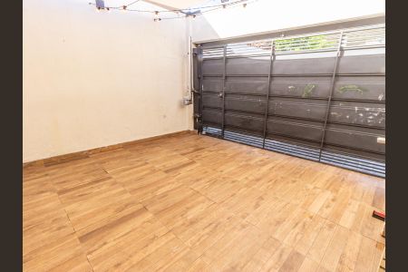 Quintal e Garagem de casa à venda com 2 quartos, 135m² em Vila Oratorio, São Paulo