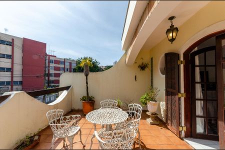 Casa à venda com 140m², 3 quartos e 2 vagas Casa à venda com 140m², 3 quartos e 2 vagasSuíte - Varanda