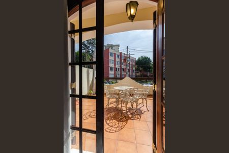 Casa à venda com 140m², 3 quartos e 2 vagas Casa à venda com 140m², 3 quartos e 2 vagasSuíte - Varanda