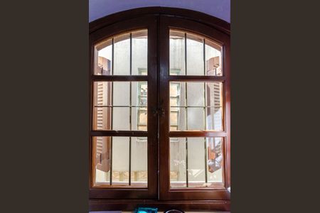 Casa à venda com 140m², 3 quartos e 2 vagas Casa à venda com 140m², 3 quartos e 2 vagasQuarto 2 - Janela