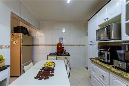 Casa à venda com 140m², 3 quartos e 2 vagas Casa à venda com 140m², 3 quartos e 2 vagasCozinha