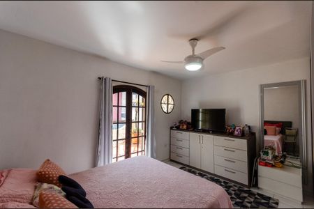 Casa à venda com 140m², 3 quartos e 2 vagas Casa à venda com 140m², 3 quartos e 2 vagasSuíte