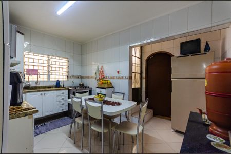 Casa à venda com 140m², 3 quartos e 2 vagas Casa à venda com 140m², 3 quartos e 2 vagasCozinha