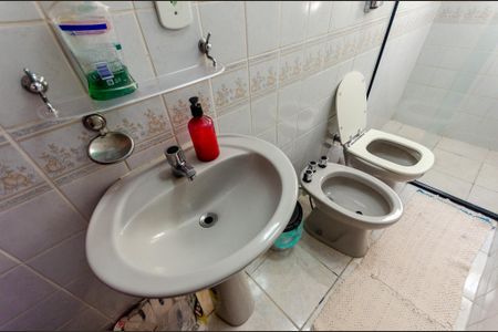 Casa à venda com 140m², 3 quartos e 2 vagas Casa à venda com 140m², 3 quartos e 2 vagasBanheiro