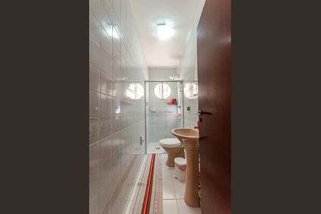 Casa à venda com 140m², 3 quartos e 2 vagas Casa à venda com 140m², 3 quartos e 2 vagasSuíte - Banheiro