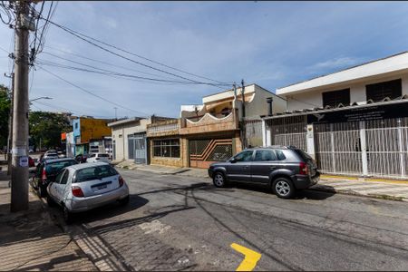 Casa à venda com 140m², 3 quartos e 2 vagas Casa à venda com 140m², 3 quartos e 2 vagasFachada