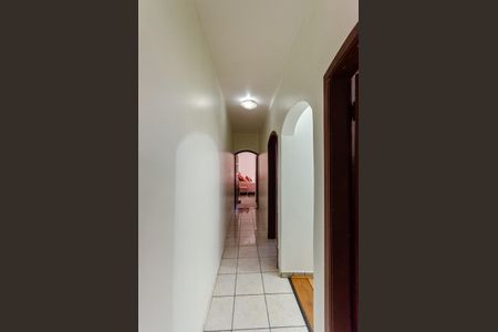 Casa à venda com 140m², 3 quartos e 2 vagas Casa à venda com 140m², 3 quartos e 2 vagasCorredor