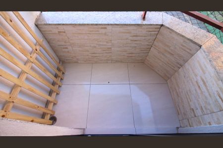 Apartamento à venda com 77m², 2 quartos e 1 vagaVaranda