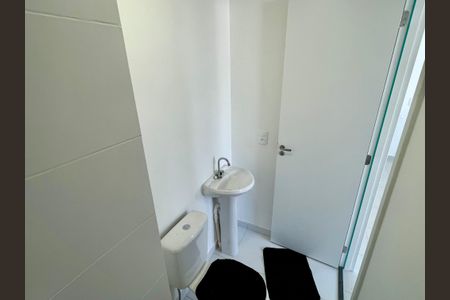 Apartamento para alugar com 33m², 2 quartos e sem vaga Apartamento para alugar com 33m², 2 quartos e sem vagaBanheiro