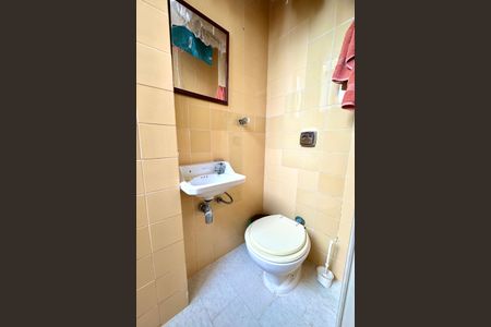 Apartamento para alugar com 208m², 3 quartos e 3 vagasBanheiro de Serviço