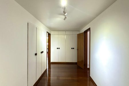 Apartamento para alugar com 208m², 3 quartos e 3 vagasSuíte