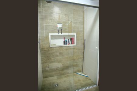 Casa à venda com 240m², 3 quartos e 3 vagasBanheiro social