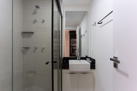 Banheiro de kitnet/studio para alugar com 1 quarto, 24m² em Vila Olímpia, São Paulo
