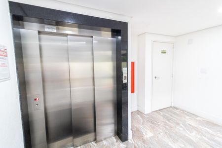 Apartamento à venda com 52m², 2 quartos e 1 vaga Apartamento à venda com 52m², 2 quartos e 1 vagaHall de entrada