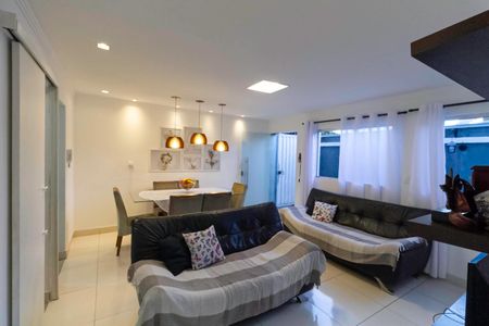 Sala de casa de condomínio à venda com 3 quartos, 100m² em Parque Xangri-lá, Contagem