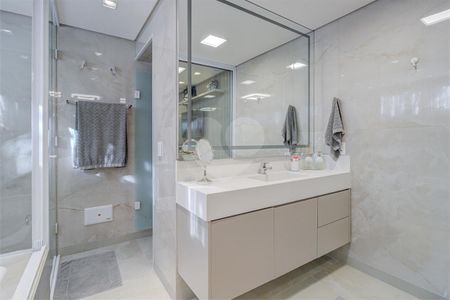 Casa à venda com 281m², 2 quartos e 2 vagas