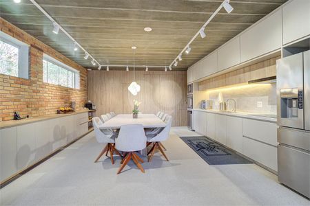 Casa à venda com 281m², 2 quartos e 2 vagas