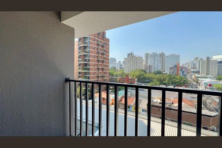Varanda de kitnet/studio à venda com 1 quarto, 26m² em Pinheiros, São Paulo