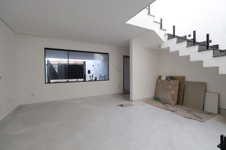 Casa à venda com 205m², 3 quartos e 4 vagasSala