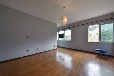 Casa à venda com 679m², 6 quartos e 6 vagas