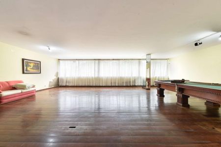 Casa à venda com 679m², 6 quartos e 6 vagas