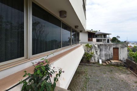 Casa à venda com 679m², 6 quartos e 6 vagas