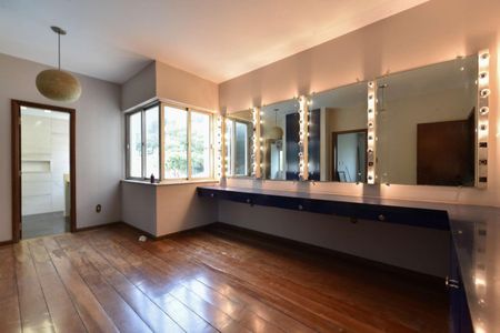 Casa à venda com 679m², 6 quartos e 6 vagas