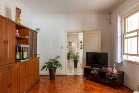 Casa à venda com 4 quartos, 270m² em Mirandópolis, São Paulo