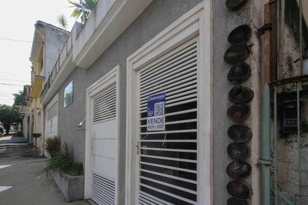 Casa de condomínio à venda com 64m², 2 quartos e 2 vagas Casa de condomínio à venda com 64m², 2 quartos e 2 vagasFachada