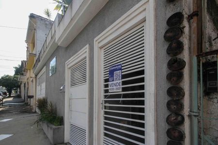 Casa de condomínio à venda com 64m², 2 quartos e 2 vagas Casa de condomínio à venda com 64m², 2 quartos e 2 vagasFachada