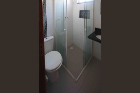 Casa de condomínio à venda com 64m², 2 quartos e 2 vagas Casa de condomínio à venda com 64m², 2 quartos e 2 vagasBanheiro