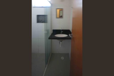 Casa de condomínio à venda com 64m², 2 quartos e 2 vagas Casa de condomínio à venda com 64m², 2 quartos e 2 vagasBanheiro