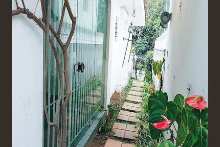 Casa à venda com 4 quartos, 450m² em Vila Congonhas, São Paulo