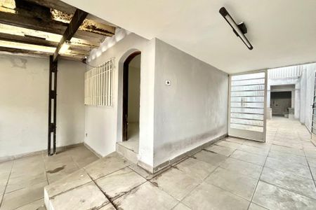 Casa à venda com 300m², 3 quartos e 3 vagas Casa à venda com 300m², 3 quartos e 3 vagasGaragem