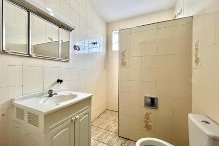 Casa à venda com 300m², 3 quartos e 3 vagas Casa à venda com 300m², 3 quartos e 3 vagasBanheiro Corredor